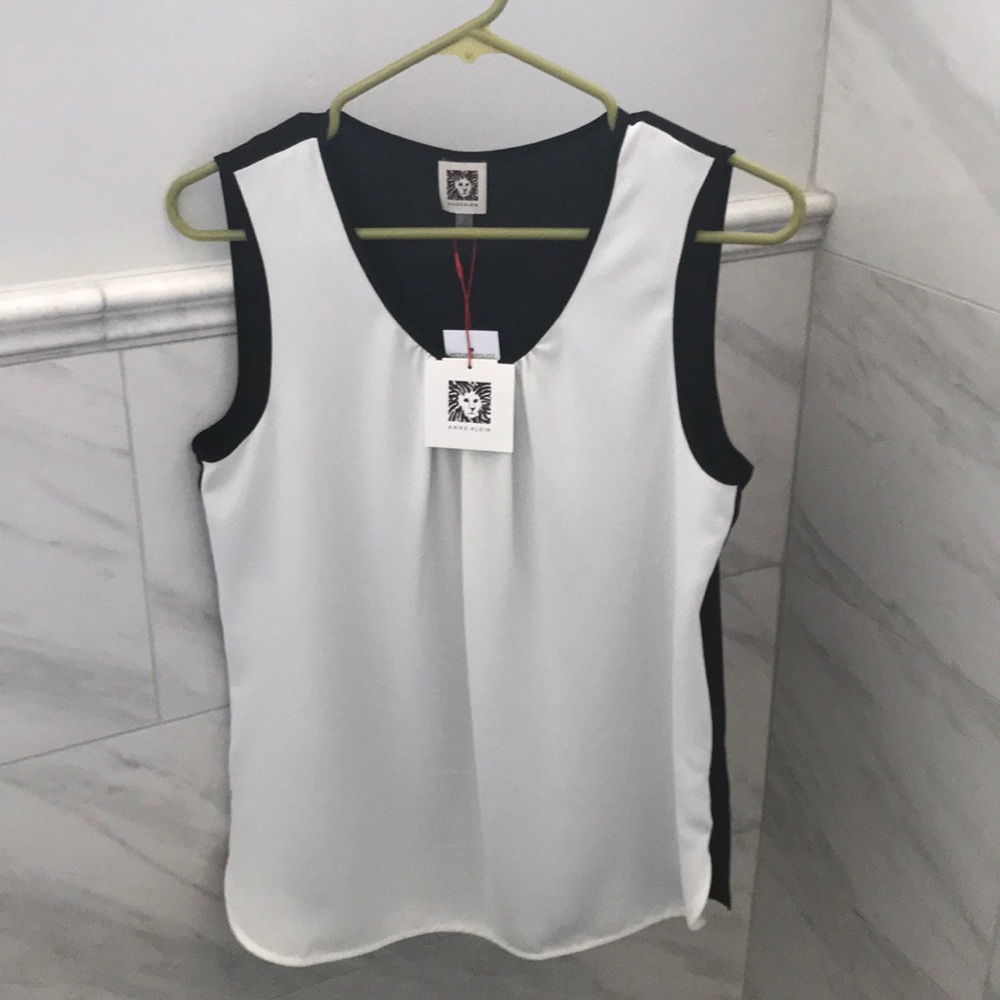 NWT! Sleeveless blouse